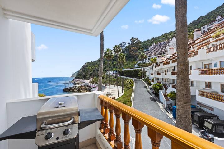 H1068: Impeccable 2bd villa, No Steps, Golf Cart gallery image 4