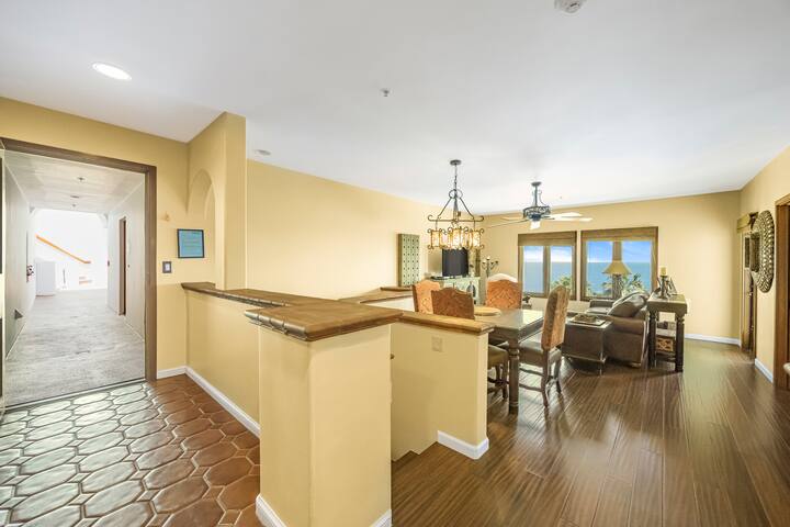 H153: 2bd Townhome Villa W/ Ocean Views & Cart gallery image 5