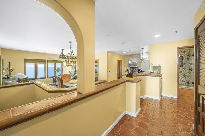 H153: 2bd Townhome Villa W/ Ocean Views & Cart gallery image 4