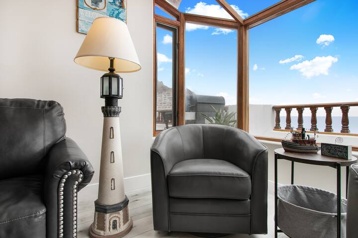 H167: Remodeled Villa w/ AC and 6-seater cart gallery image 5