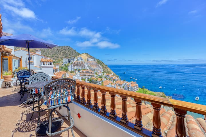 H175: Stunning Remodeled Villa, cart, Views