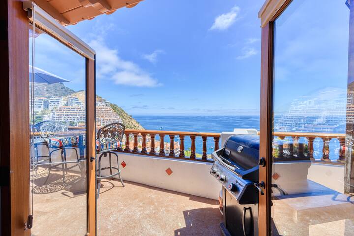 H175: Stunning Remodeled Villa, cart, Views gallery image 4