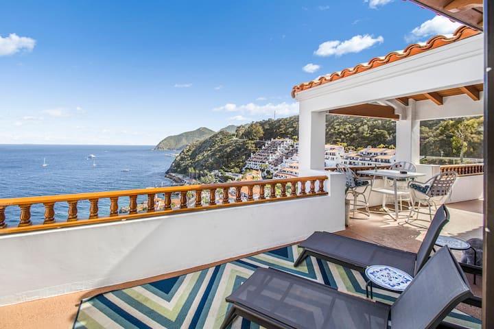 H1872 Stunning 3bd villa with 6-seater cart.