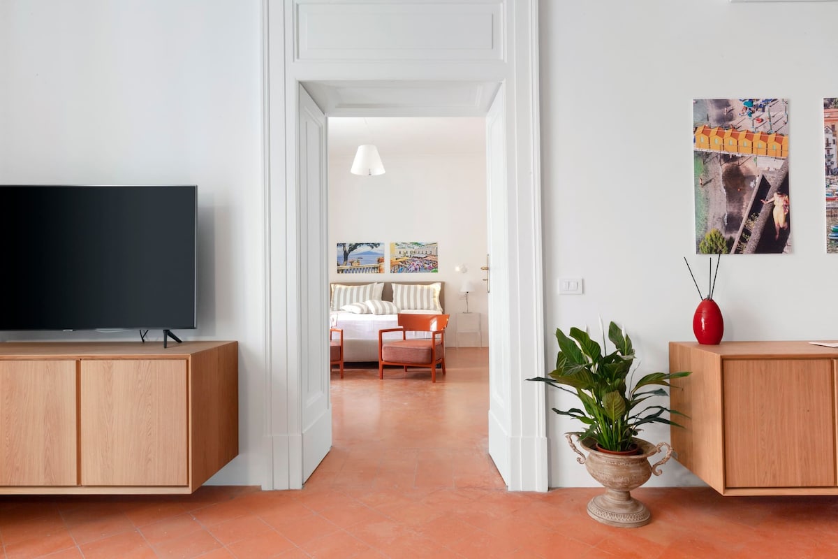 Top Airbnb: Deluxe Home in Sorrento Old Town with Balconies in Sorrento