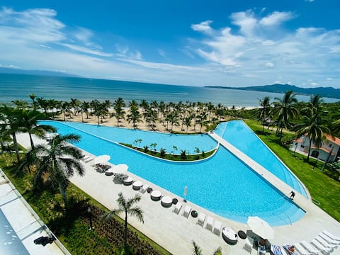 Marítima Deluxe, 2 BR, Beachfront w/Rooftop, Wow V