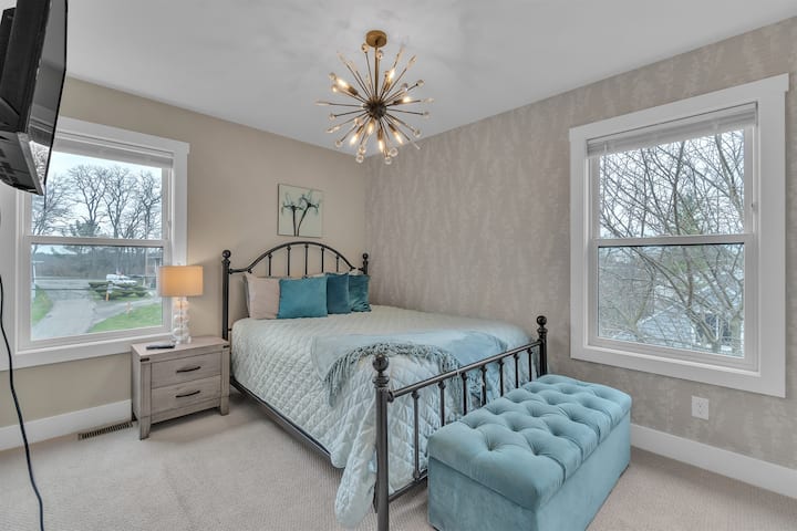 ห้องนอนที่ 5 เตียงควีนไซส์