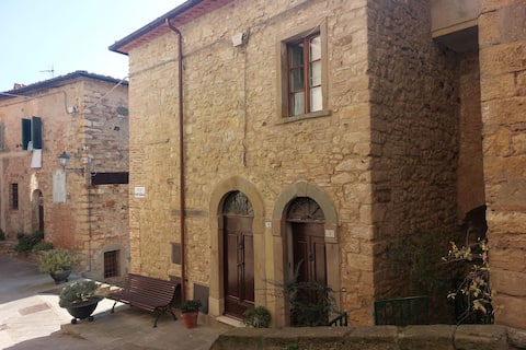 Tuscan Hilltop Getaway