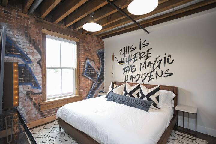 TB One / Combo of Two Luxury Condos / Large Groups gallery image 5