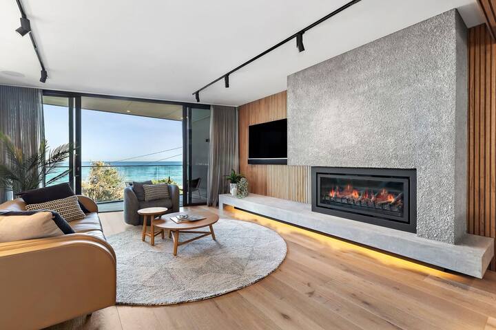 Beachside Lane | Luxury On the Beach with Views gallery image 3
