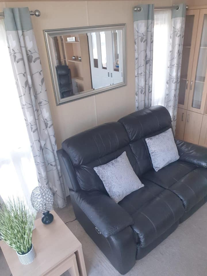 Interstellar - Hot Tub Lodge - Northumberland