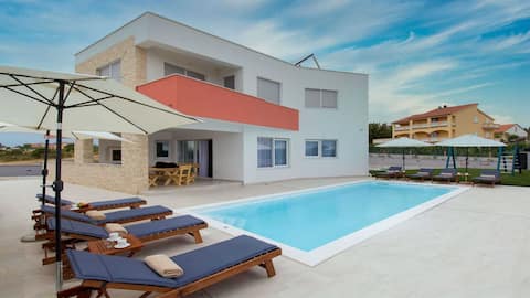 Villa Amfora for 12 guests with sauna, jacuzzi, te