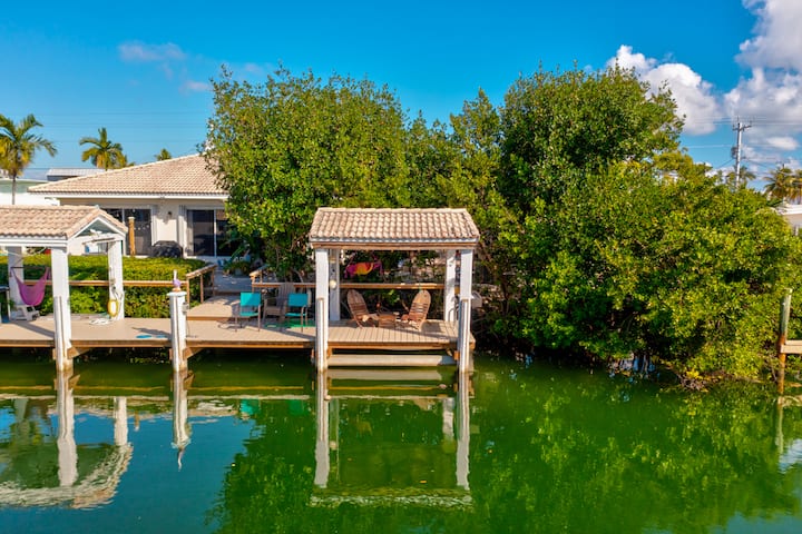 P29 - Charming 3 Bedroom 2 Bath Duplex With Deep Water Dockage And Cabana Club Membership - Florida Keys