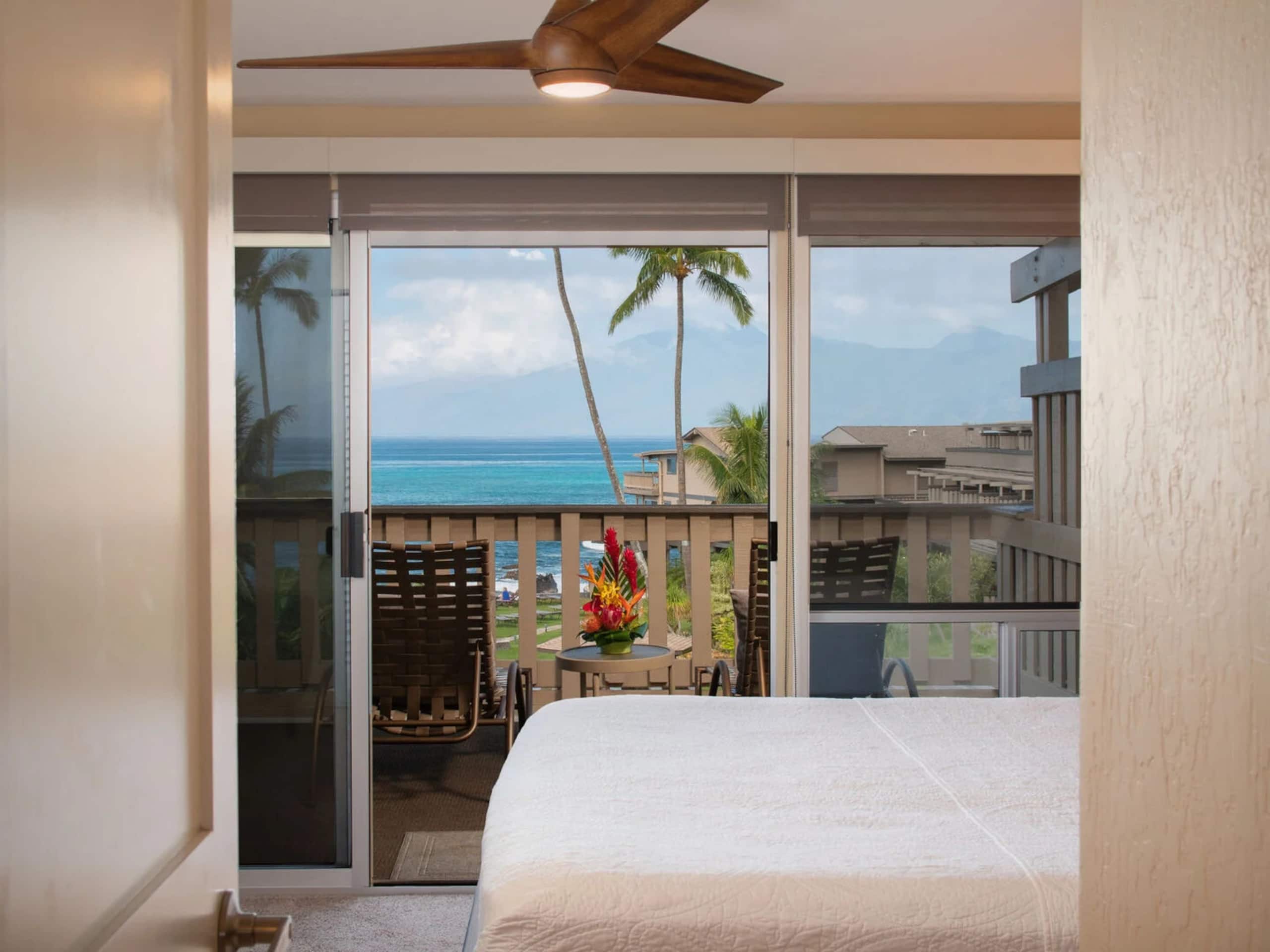 Condo in Lahaina · ★4.96 · 2 bedrooms · 3 beds · 2.5 baths - Image 10