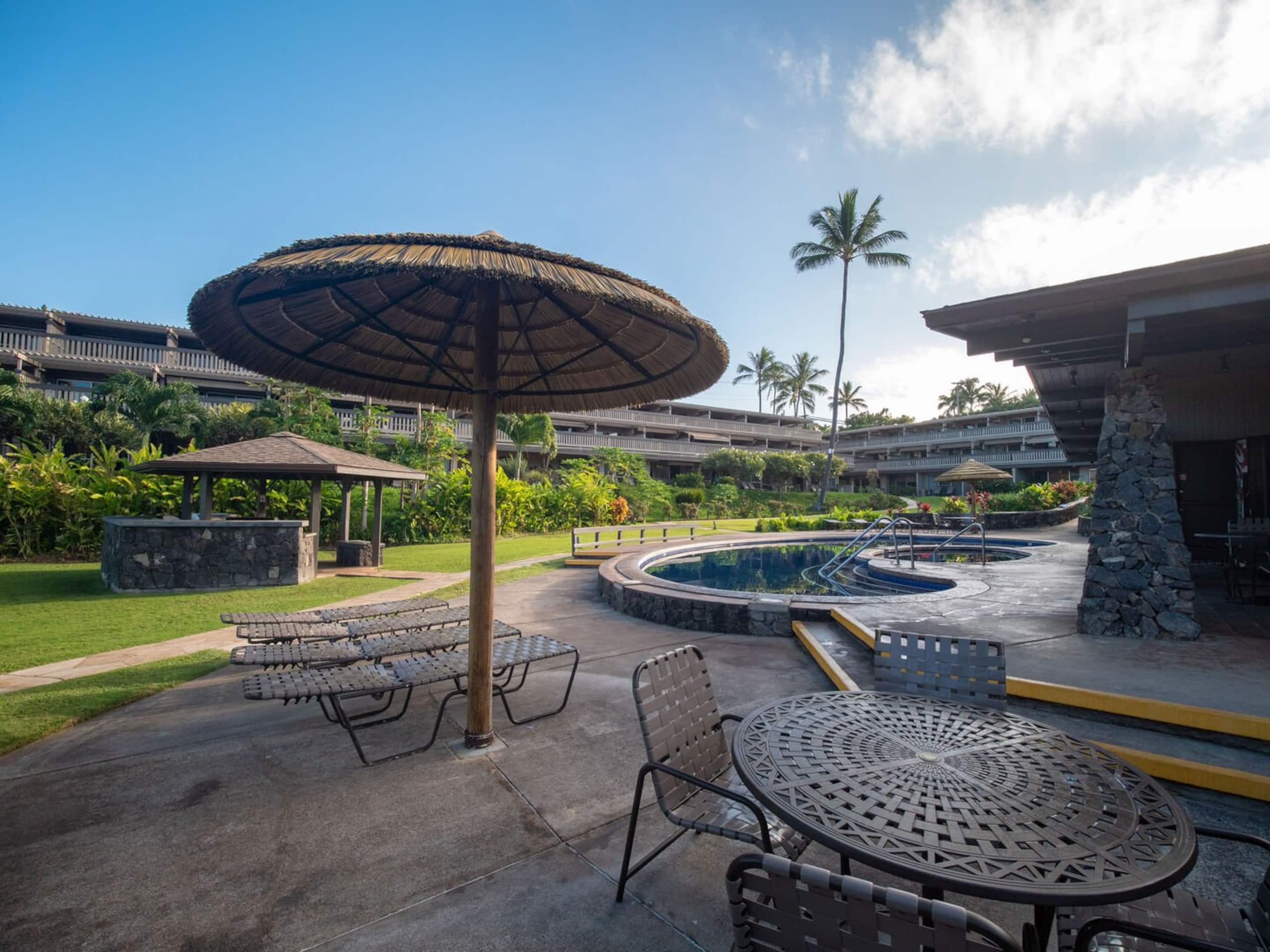 Condo in Lahaina · ★4.96 · 2 bedrooms · 3 beds · 2.5 baths - Image 37