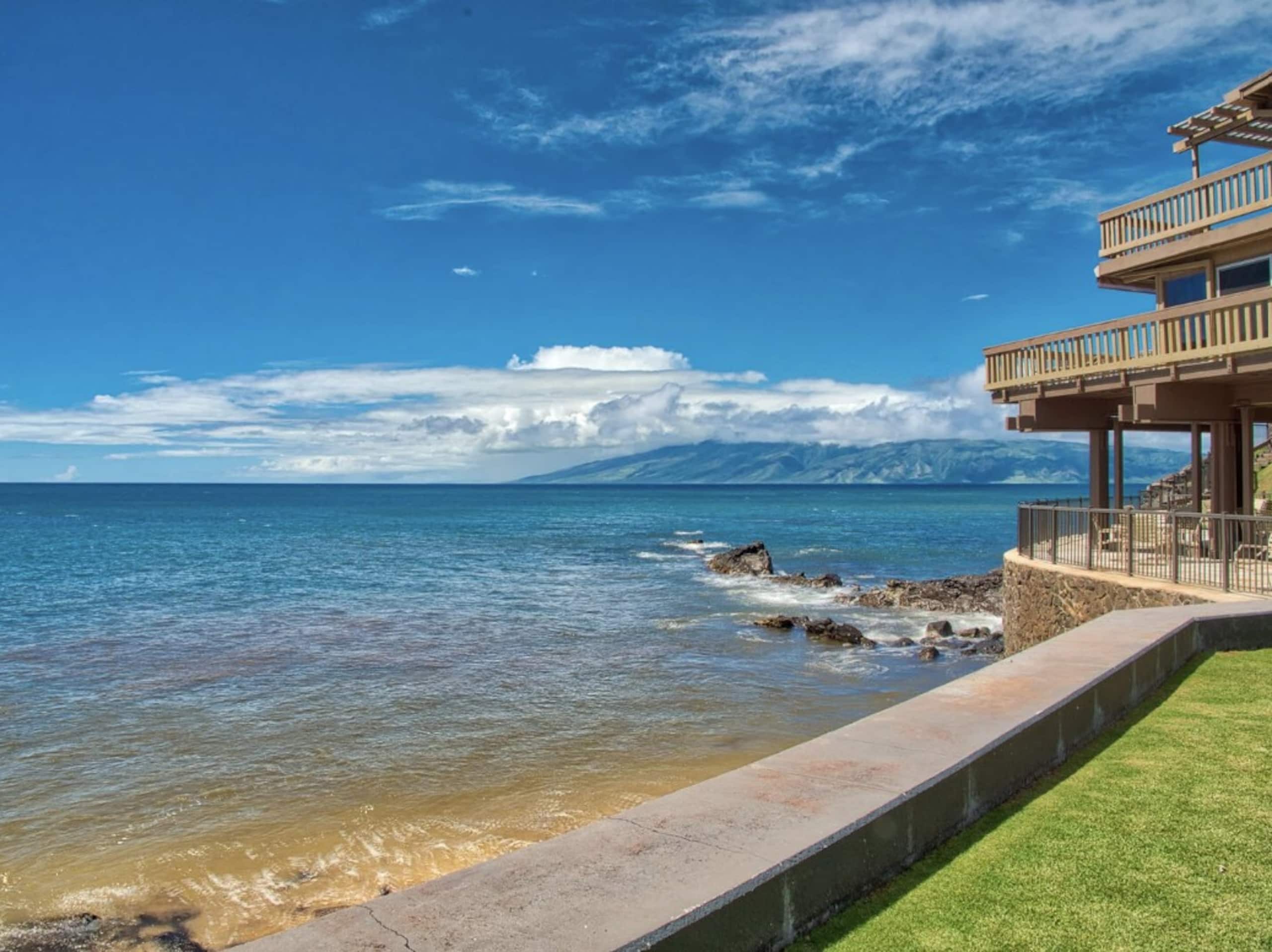 Condo in Lahaina · ★4.96 · 2 bedrooms · 3 beds · 2.5 baths - Image 28