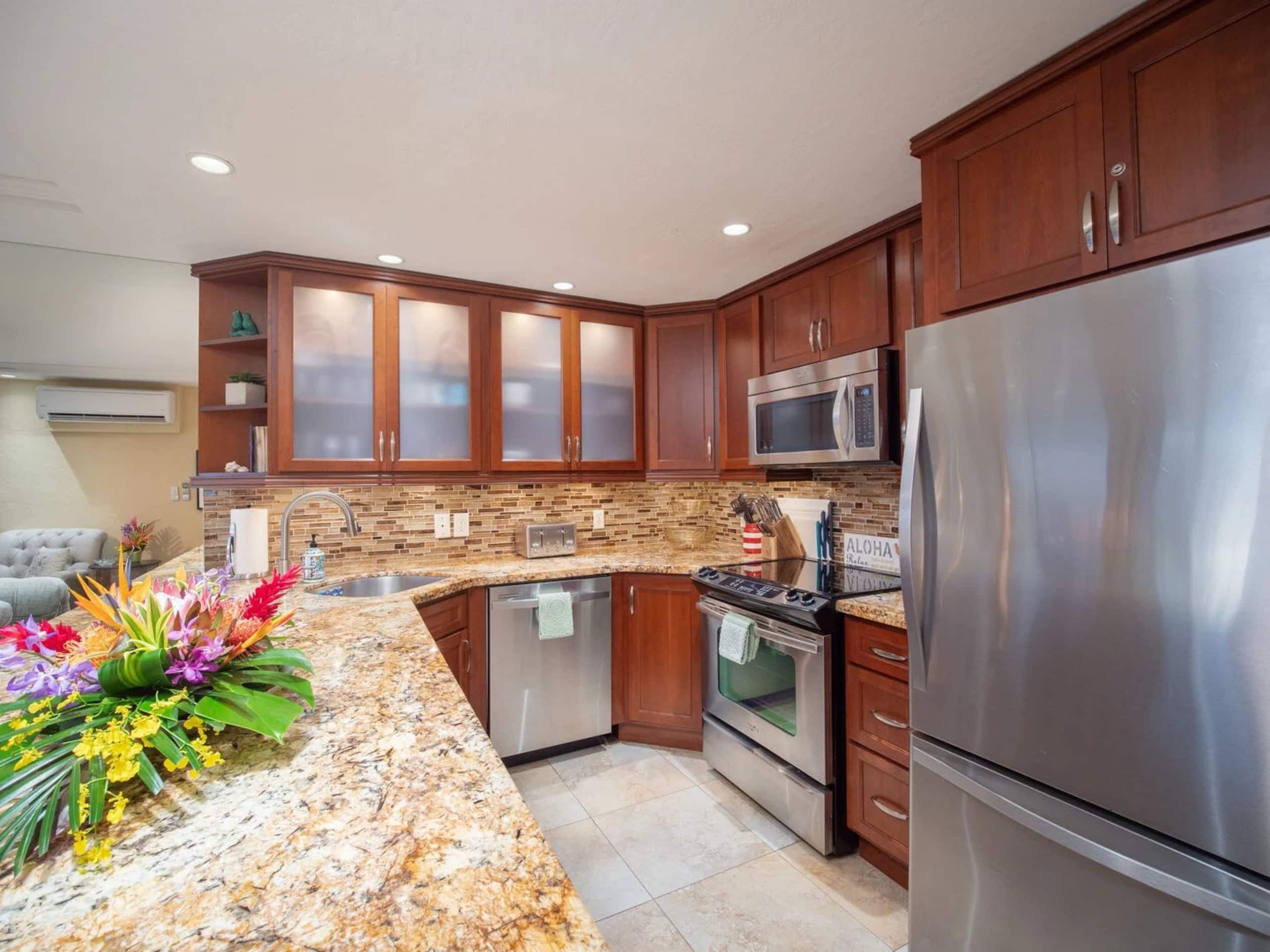 Condo in Lahaina · ★4.96 · 2 bedrooms · 3 beds · 2.5 baths - Image 6