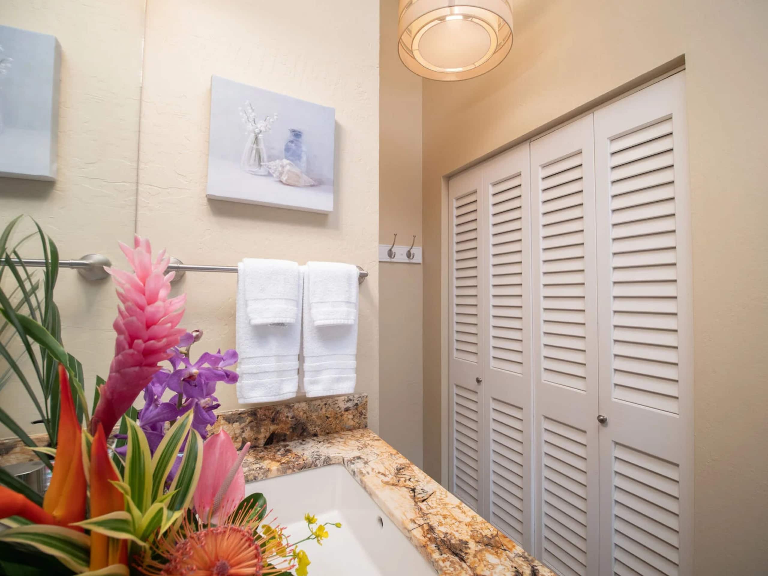 Condo in Lahaina · ★4.96 · 2 bedrooms · 3 beds · 2.5 baths - Image 15