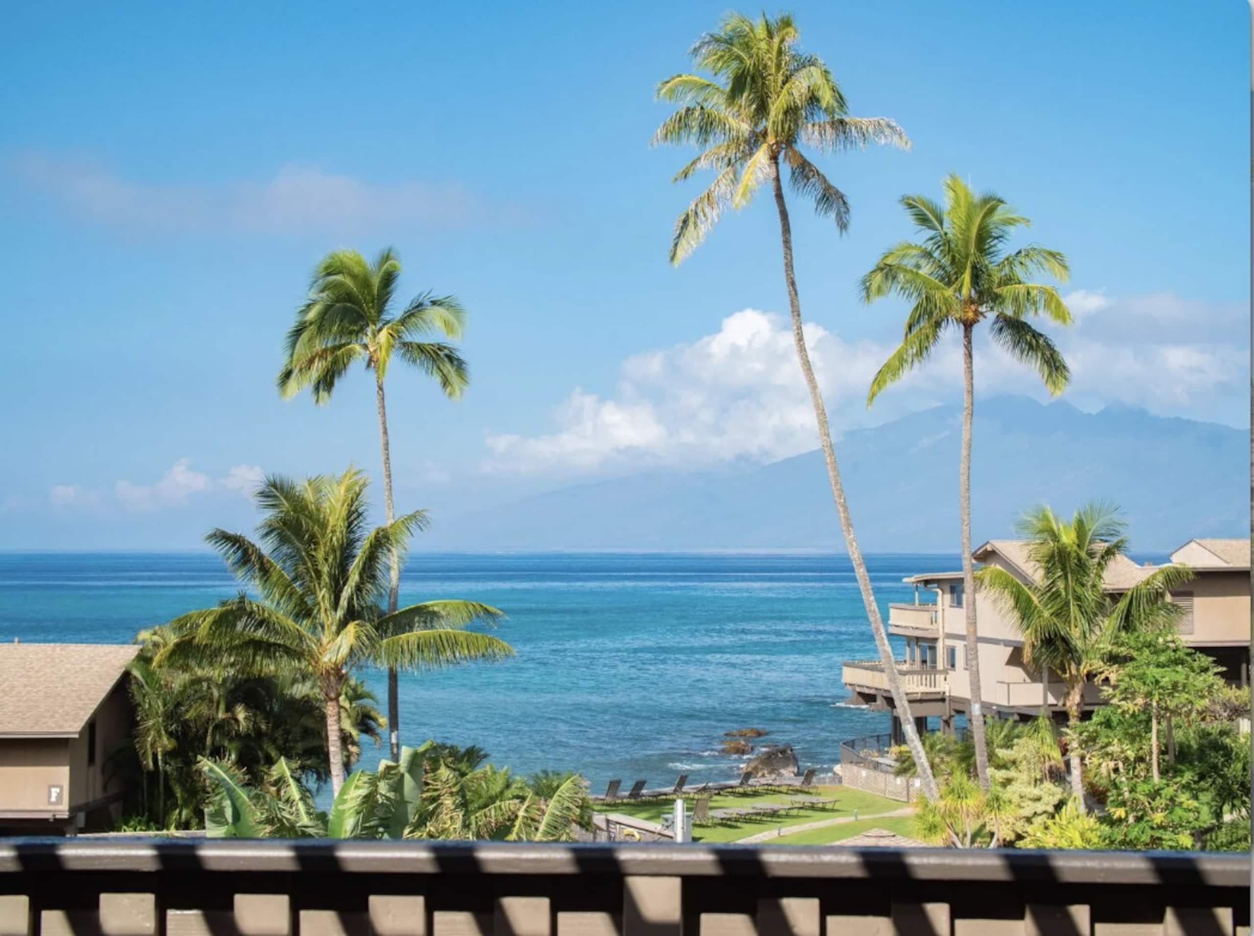 Condo in Lahaina · ★4.96 · 2 bedrooms · 3 beds · 2.5 baths - Image 25
