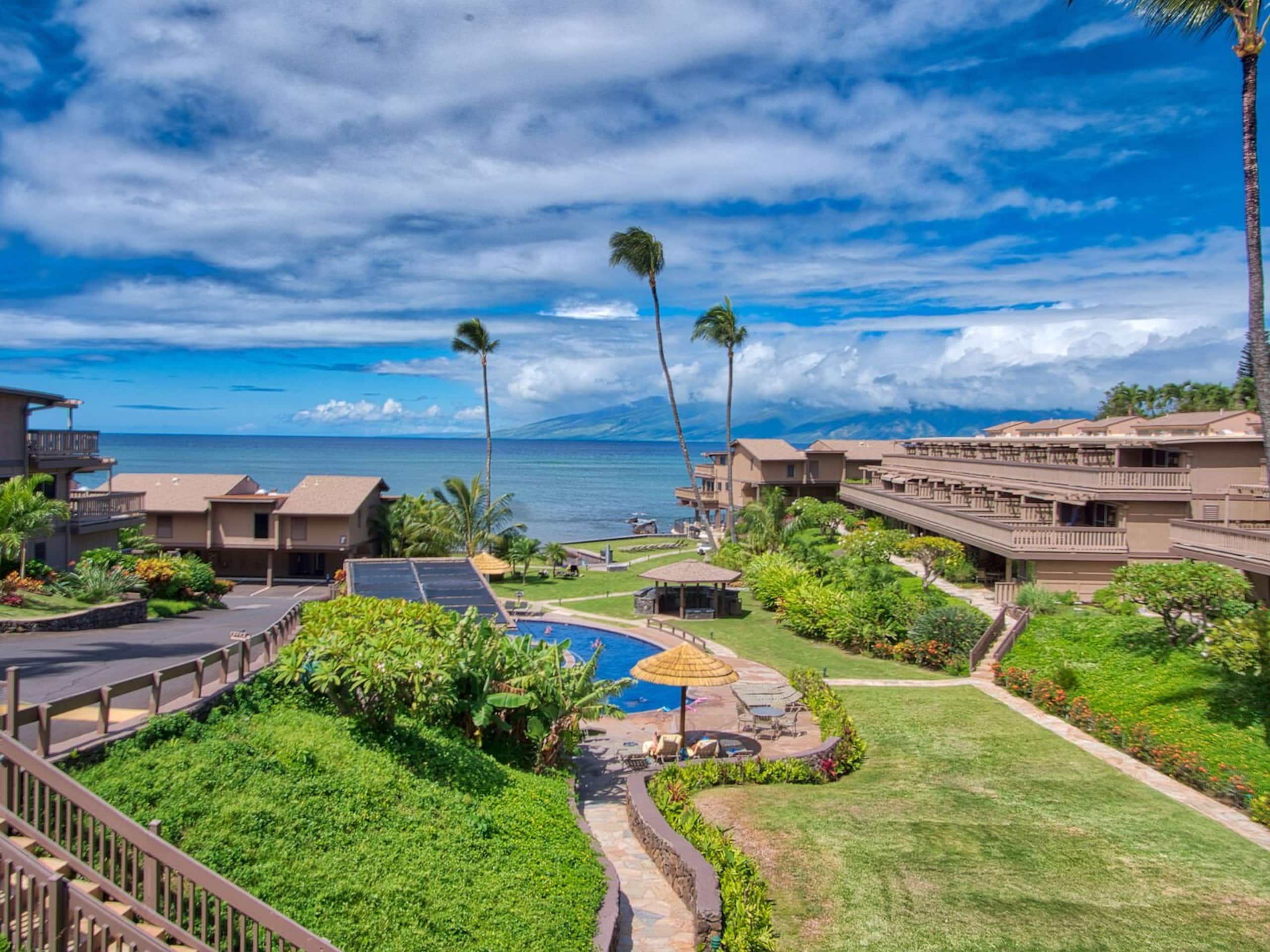 Condo in Lahaina · ★4.96 · 2 bedrooms · 3 beds · 2.5 baths - Image 23