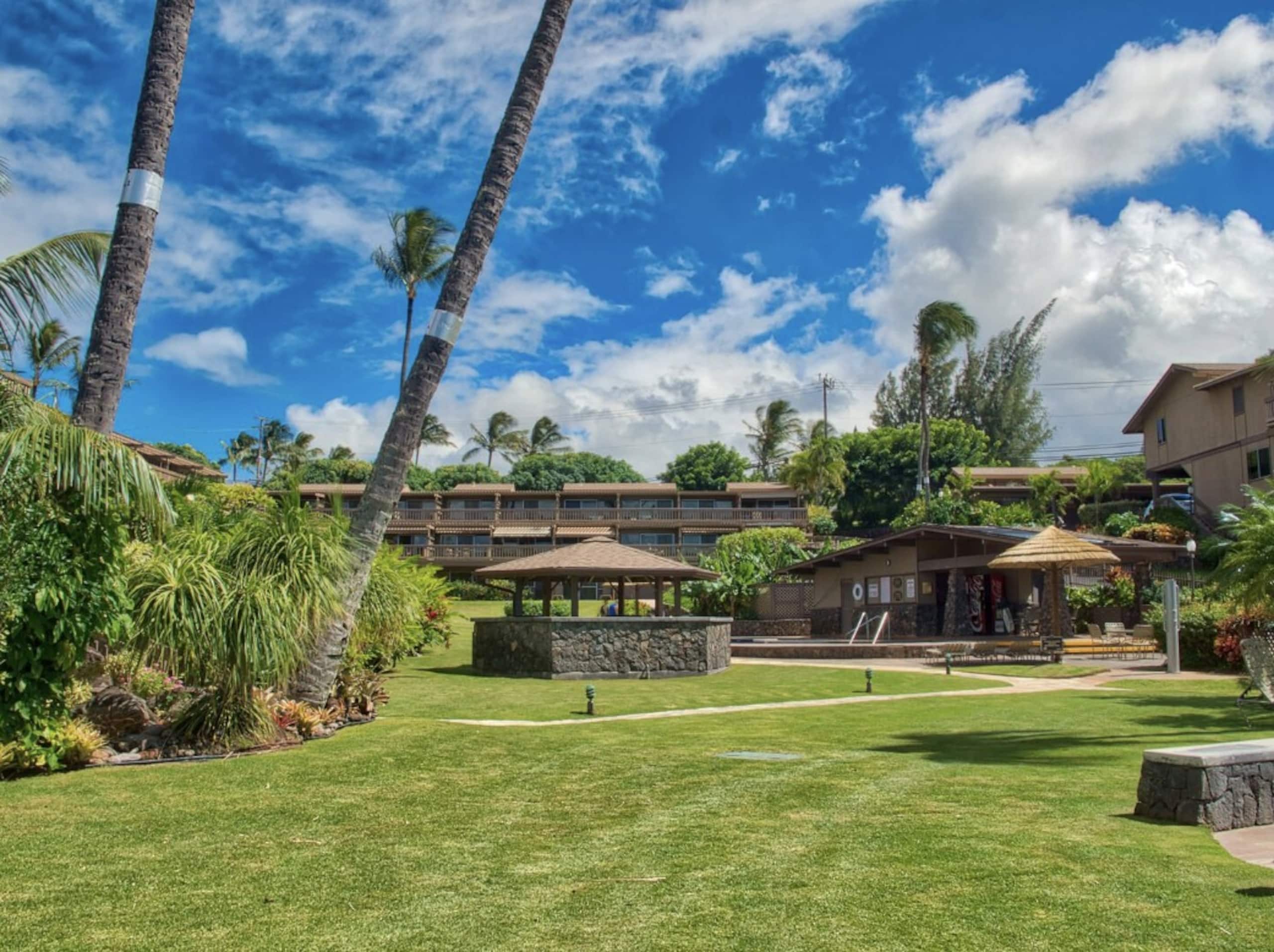 Condo in Lahaina · ★4.96 · 2 bedrooms · 3 beds · 2.5 baths - Image 30