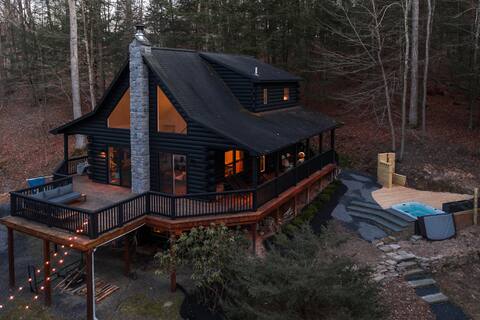 Mossybrook Hideout: Dog Friendly Oasis in High Fal