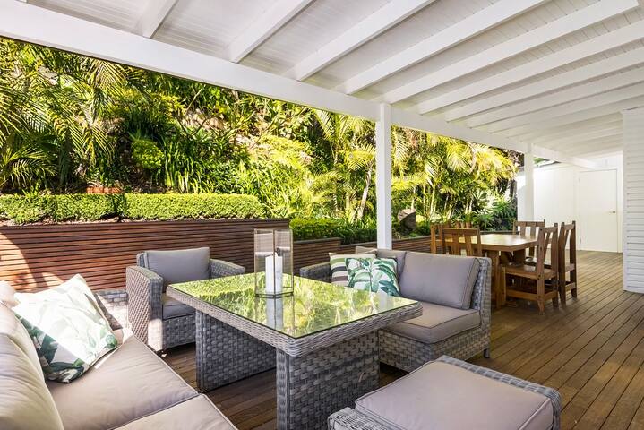 Chic Palm Beach Holiday Home gallery image 4