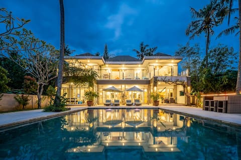 3BR Beachfront Villa w/ Private Pool @Black Pearl