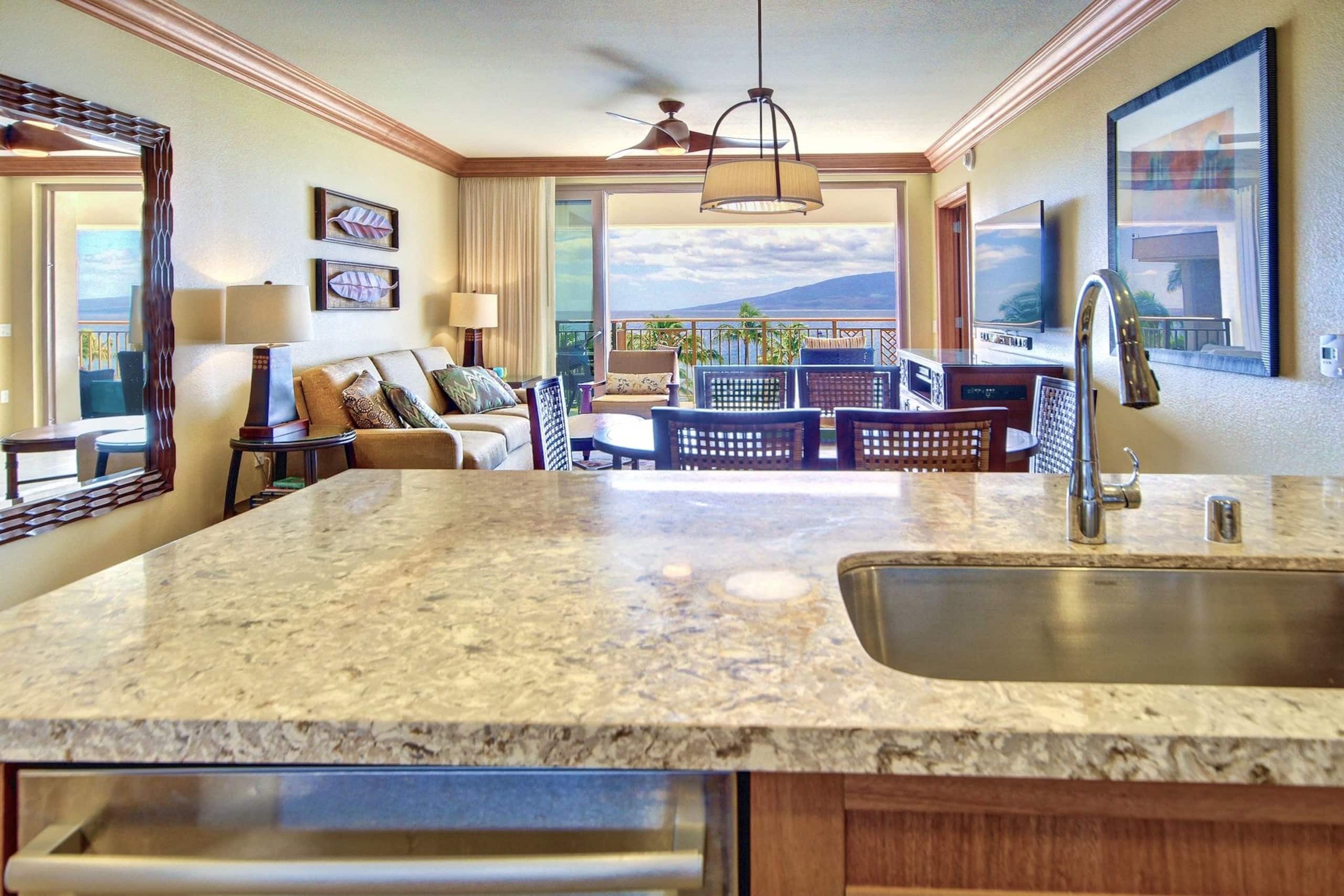 Condo in Lahaina · ★5.0 · 2 bedrooms · 4 beds · 2 baths - Image 5