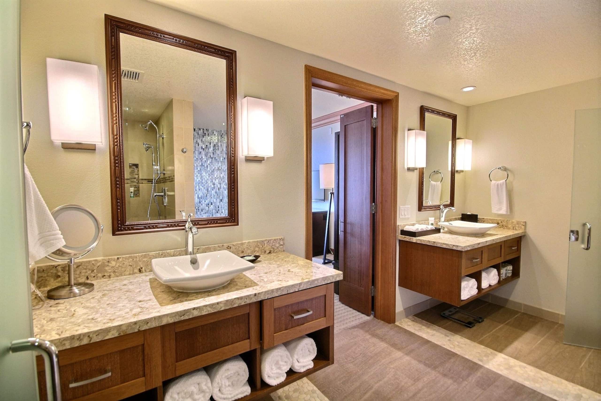 Condo in Lahaina · ★5.0 · 2 bedrooms · 4 beds · 2 baths - Image 11