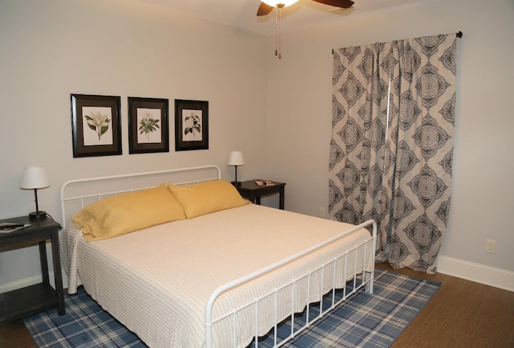 Bedroom 1 - King Bed