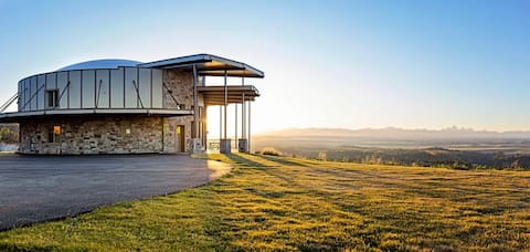 East Ultimate Retreat- 1 hr Yellowstone- Hot Tub