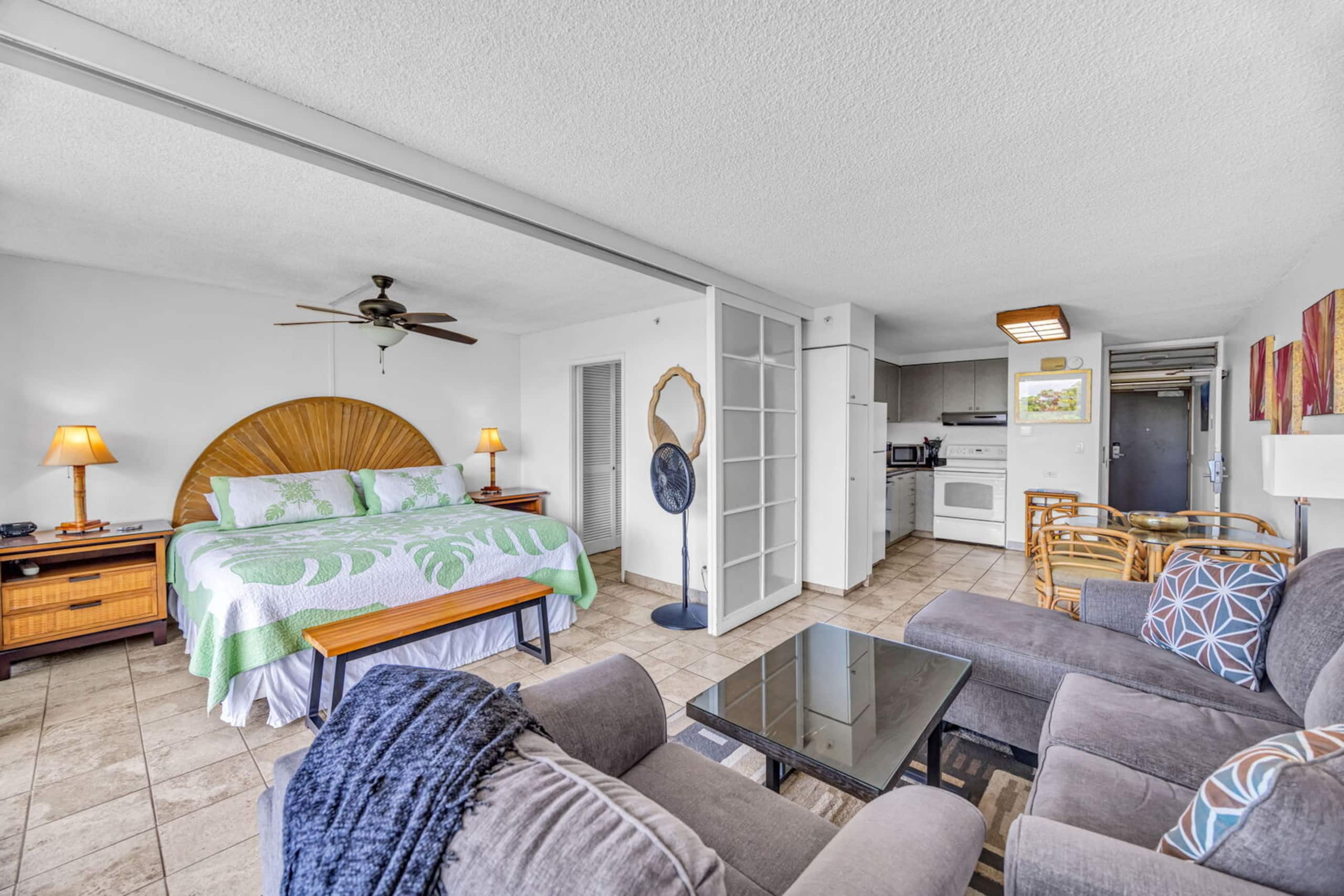 Condo in Kihei · ★4.17 · 1 bedroom · 2 beds · 1 bath - Image 6