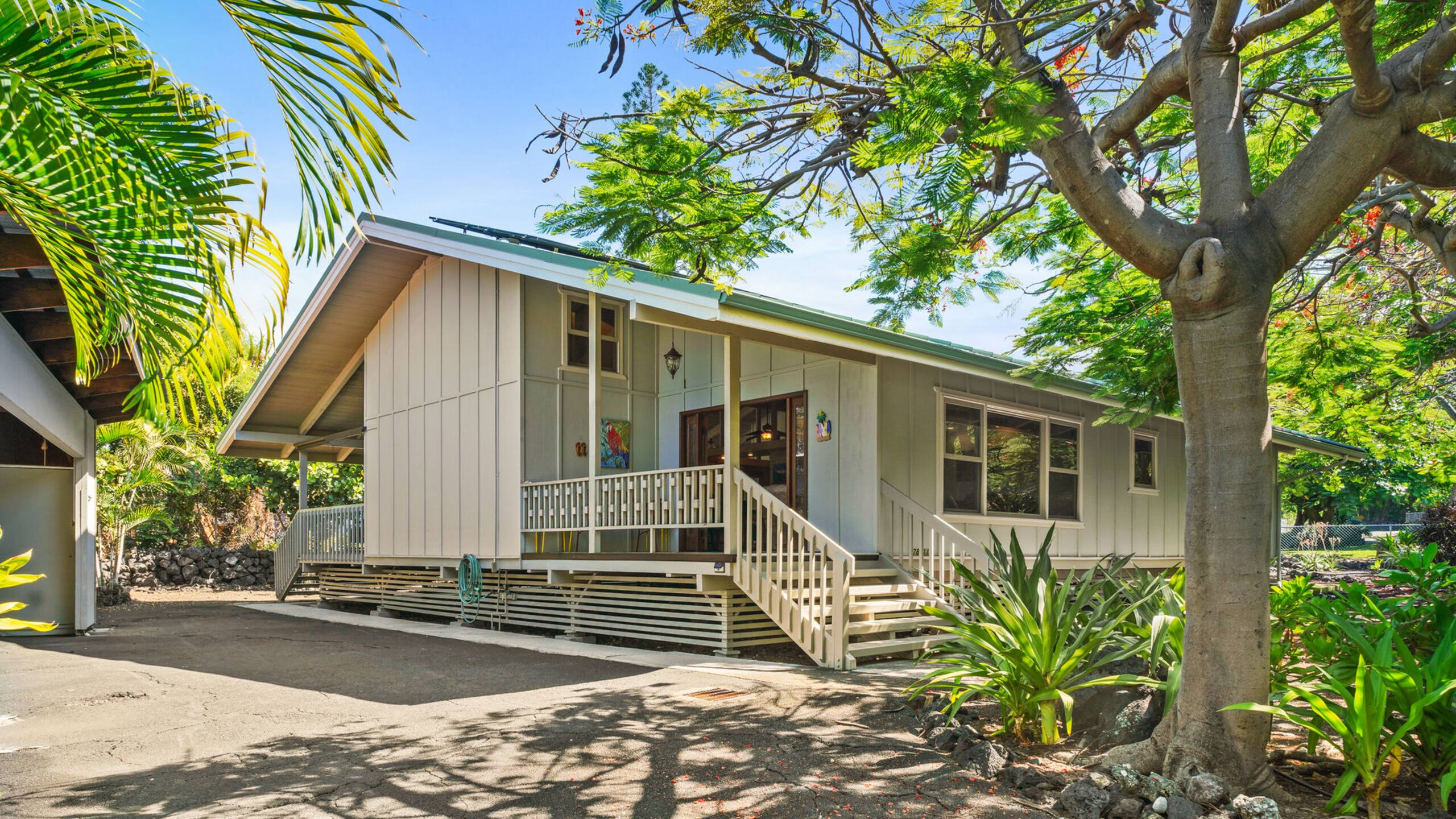 Home in Kailua-Kona · ★4.87 · 2 bedrooms · 2 beds · 2 baths - Image 2