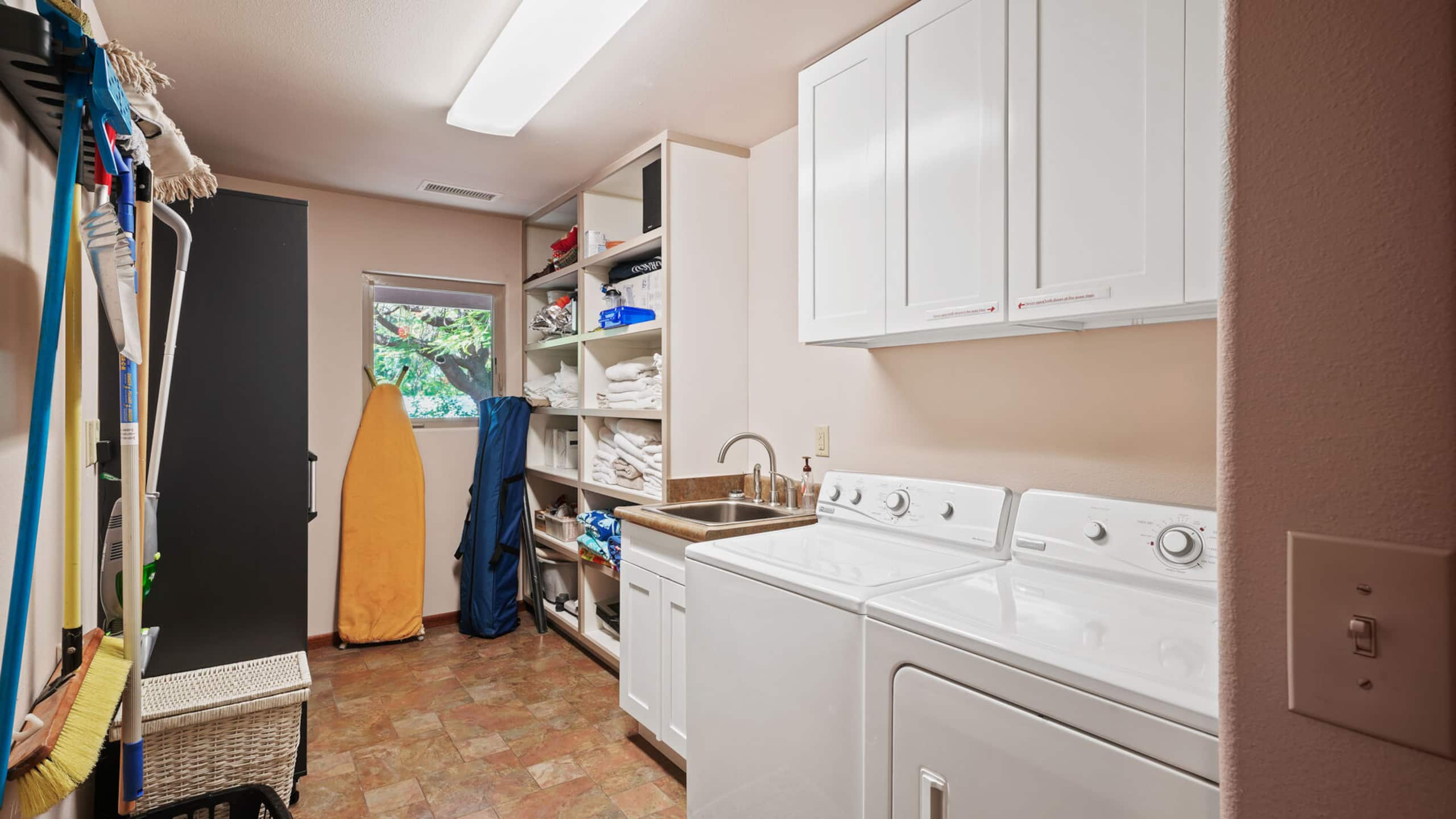Home in Kailua-Kona · ★4.87 · 2 bedrooms · 2 beds · 2 baths - Image 12