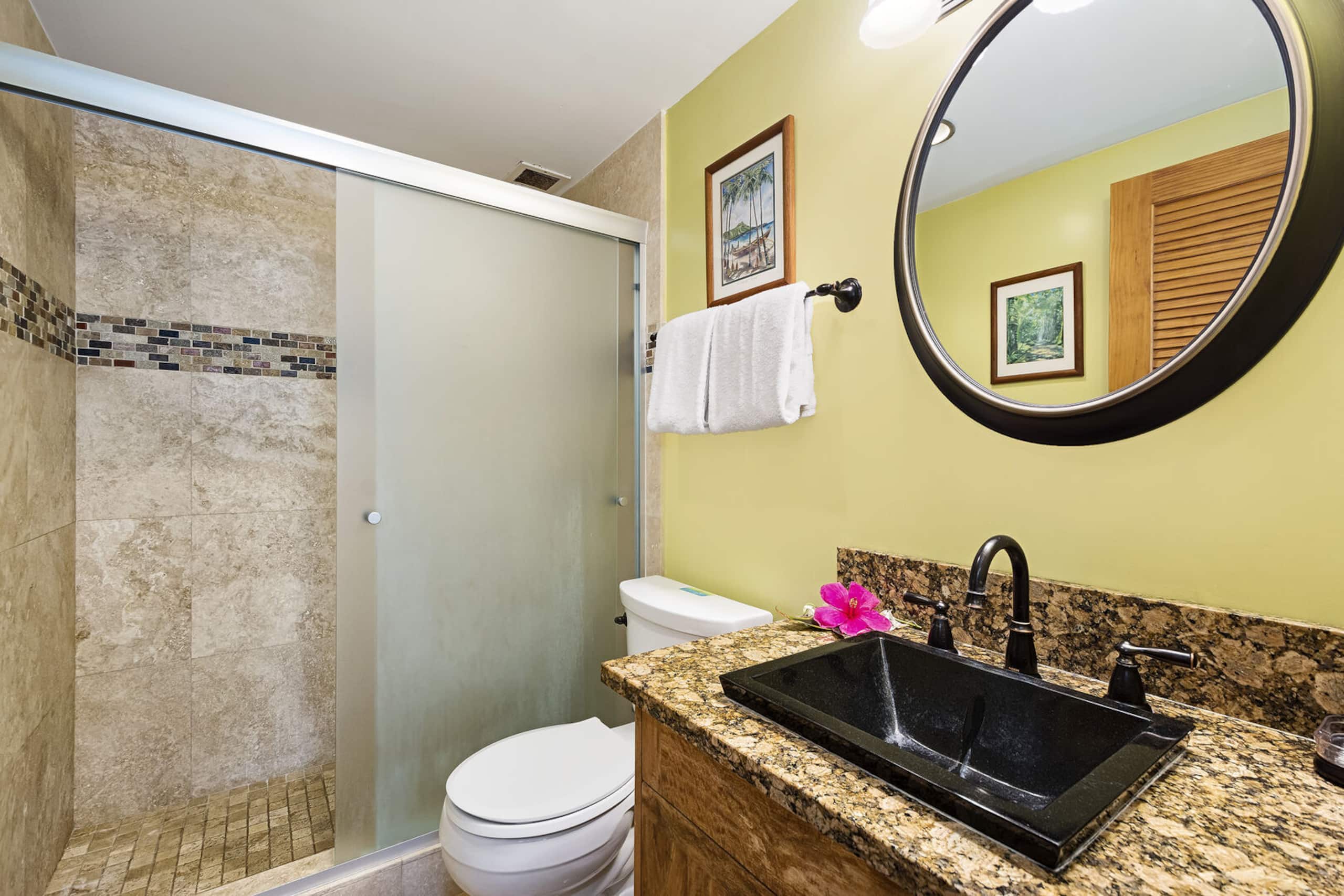 Condo in Kailua-Kona · ★4.69 · 2 bedrooms · 2 beds · 2 baths - Image 4