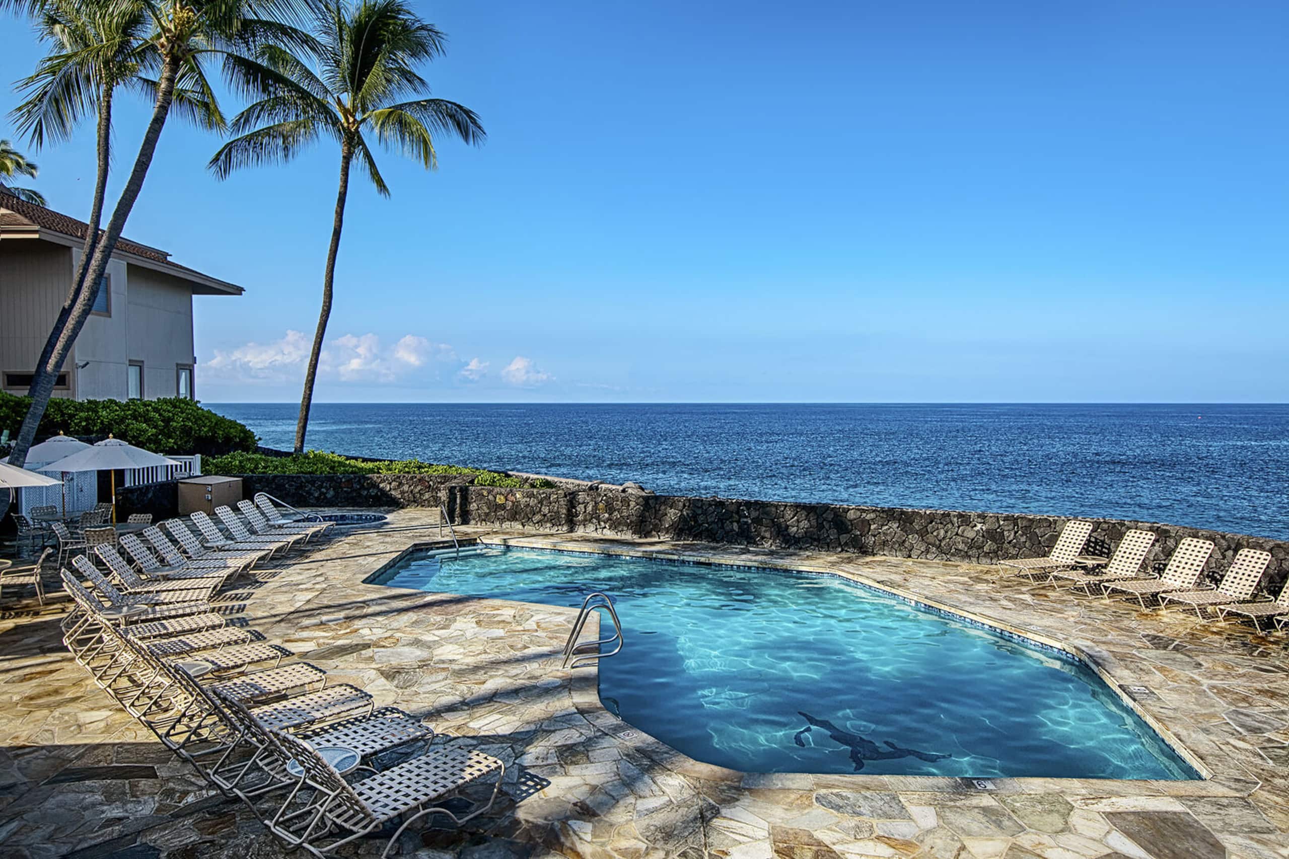 Condo in Kailua-Kona · ★4.69 · 2 bedrooms · 2 beds · 2 baths - Image 24