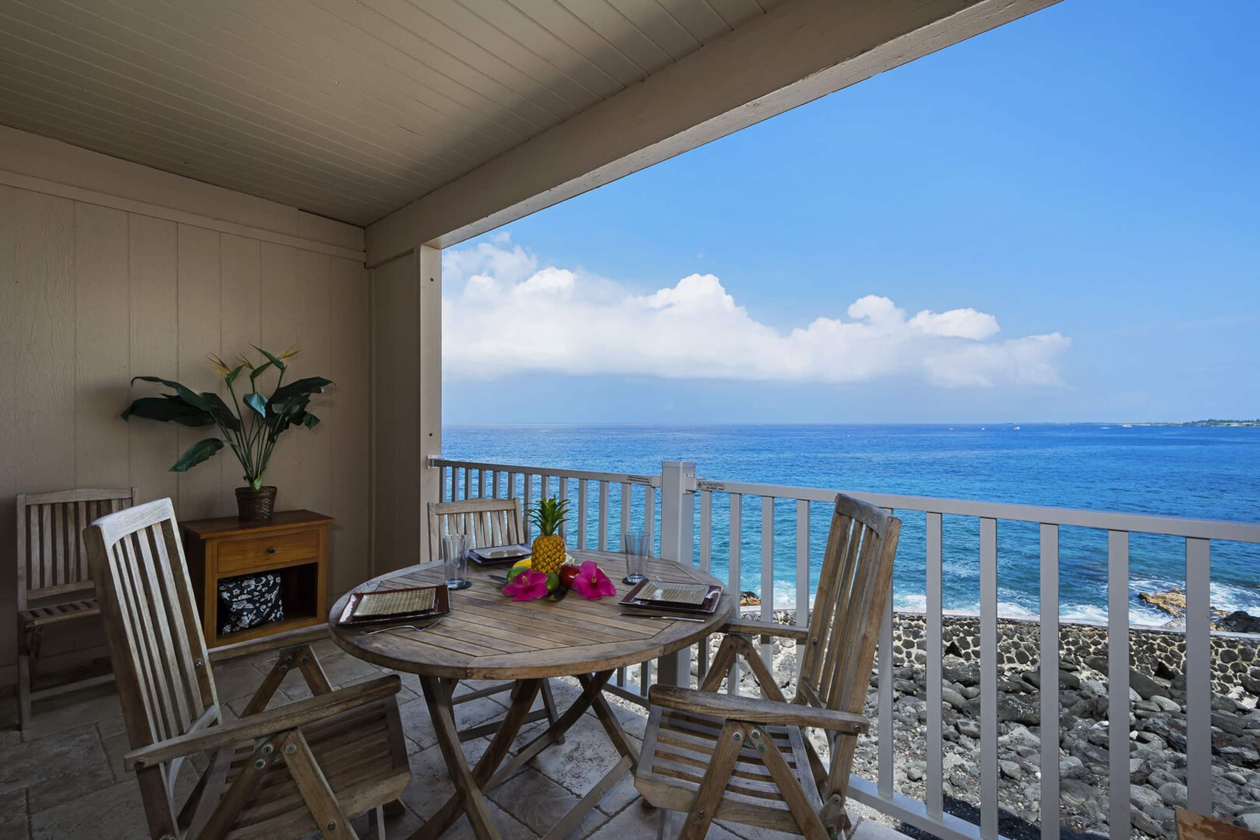 Condo in Kailua-Kona · ★4.69 · 2 bedrooms · 2 beds · 2 baths - Image 20