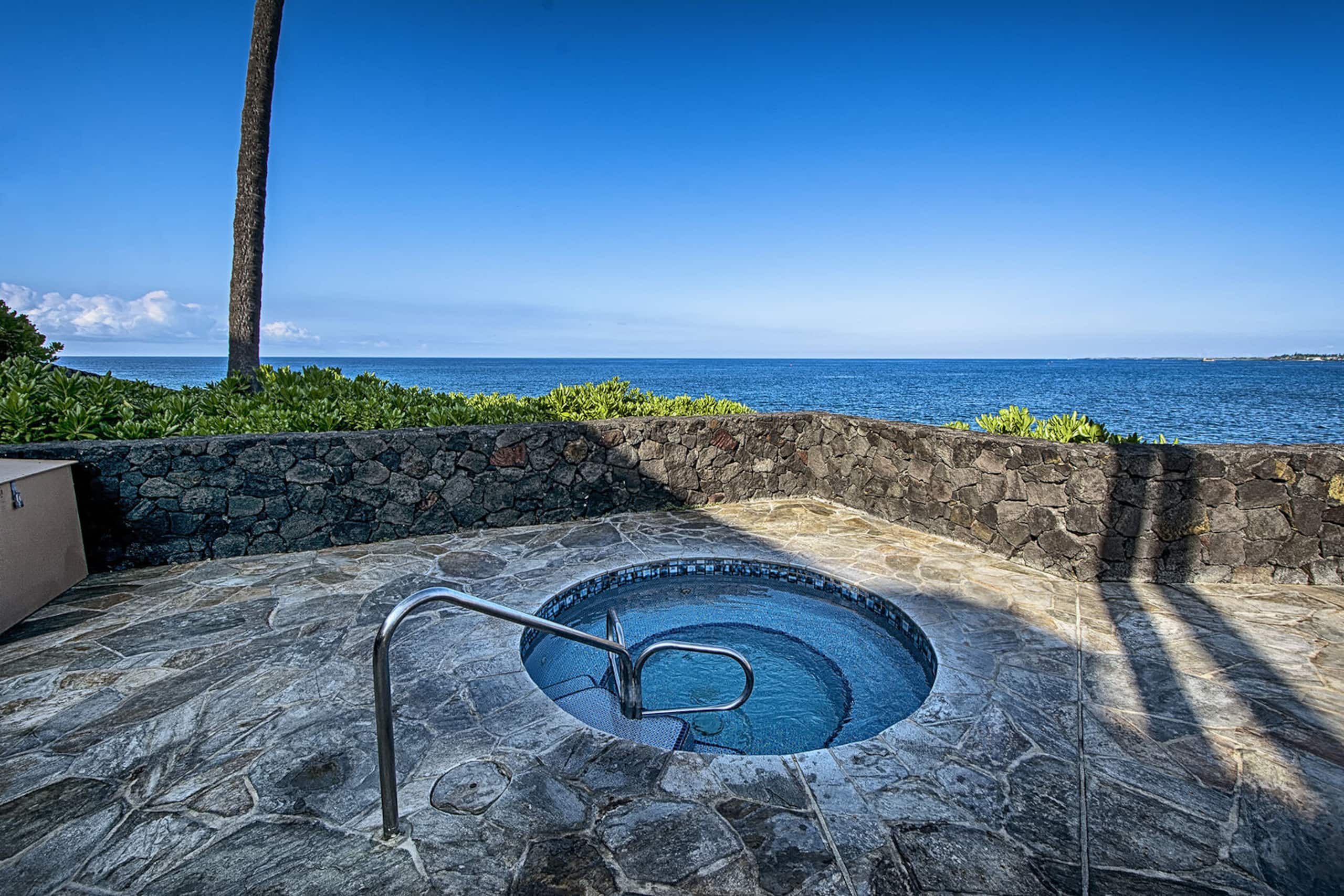 Condo in Kailua-Kona · ★4.69 · 2 bedrooms · 2 beds · 2 baths - Image 27