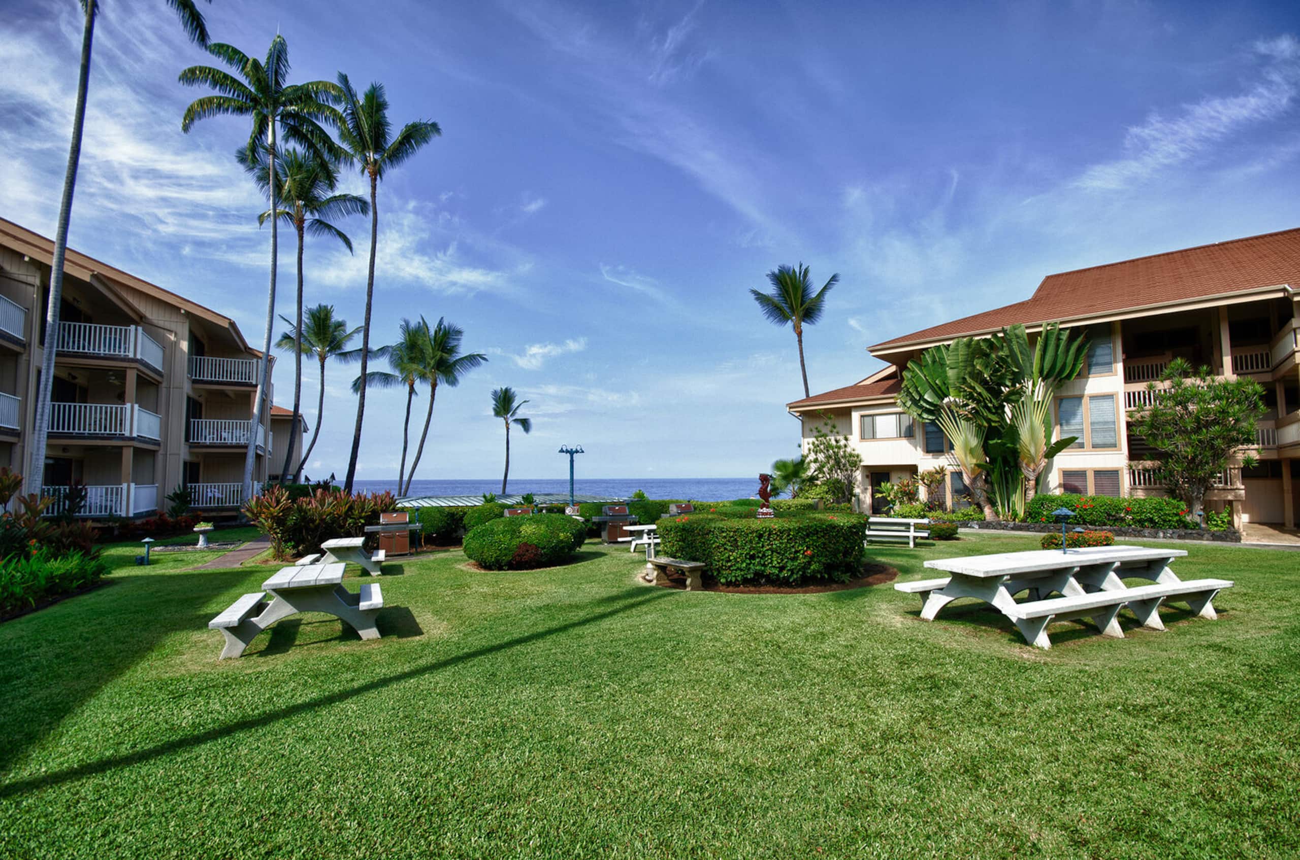 Condo in Kailua-Kona · ★4.69 · 2 bedrooms · 2 beds · 2 baths - Image 6