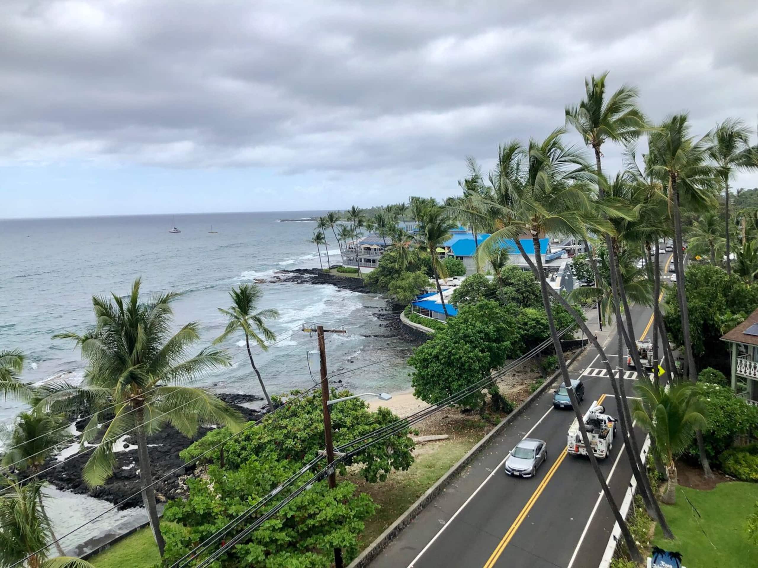Condo in Kailua-Kona · ★4.67 · 1 bedroom · 2 beds · 2 private baths - Image 9