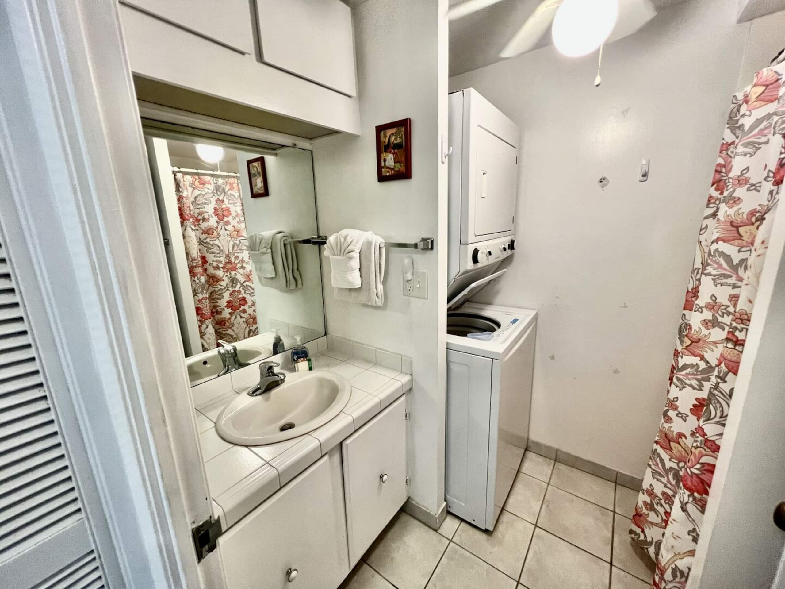 Condo in Kailua-Kona · ★4.67 · 1 bedroom · 2 beds · 2 private baths - Image 18
