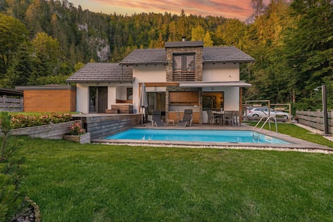 Pool Villa Katja Kranjska Gora - by Happy Rentals