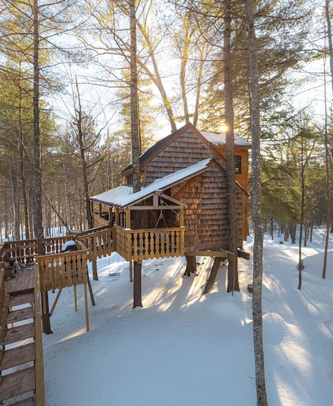 Unique Treehouse Adventure Near Mount Sunapee
