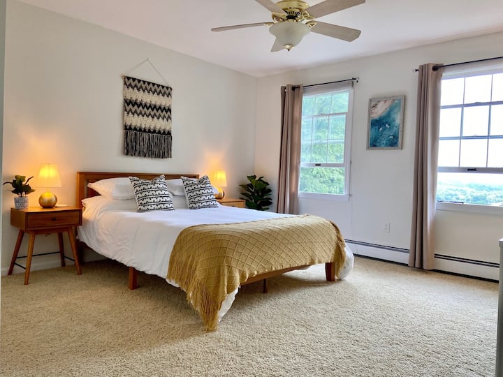 Spálňa - 3 menšia manželská  posteľ