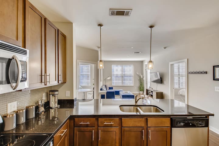 Downtown in the Gulch – Spacious 2bed/2bath – Walk