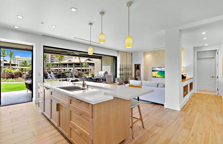 Maui Resort Rentals: Luana Garden Villas 16A gallery image 2