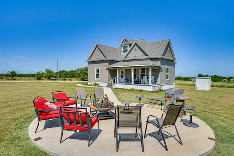 Decatur Farmhouse Getaway w/ Deck & Backyard