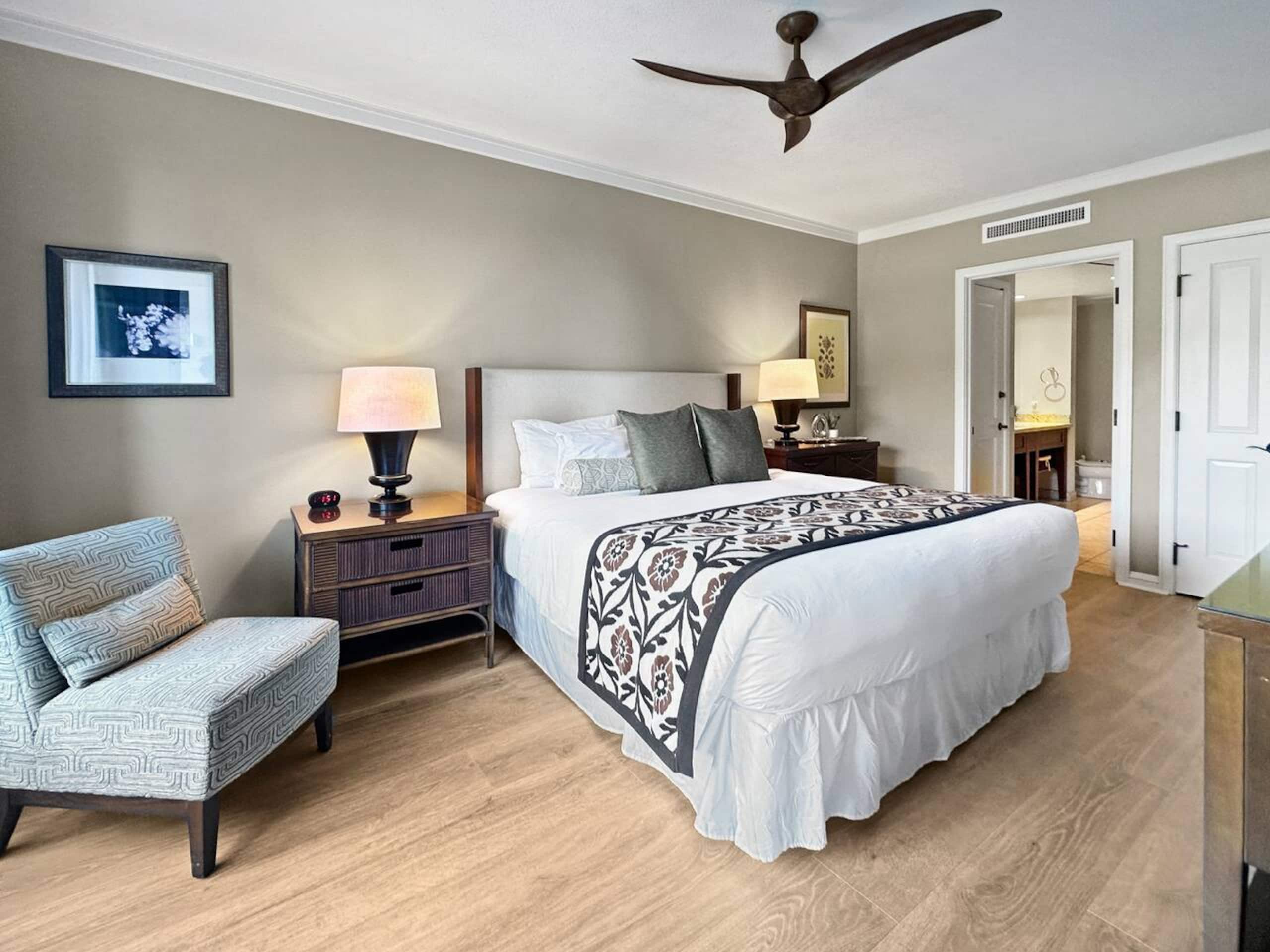 Condo in Lahaina · ★4.91 · 1 bedroom · 2 beds · 1 bath - Image 7