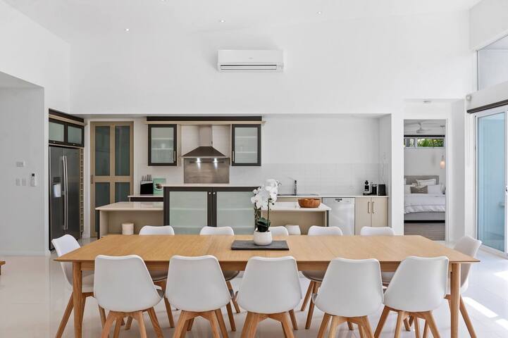 The Station- Sleeps 13 gallery image 3