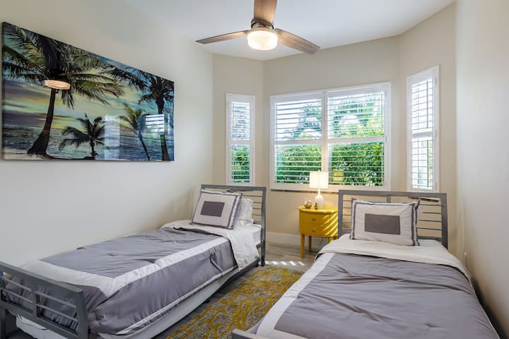 Სასტუმრო საძინებელი ორი ორადგილიანი საწოლით